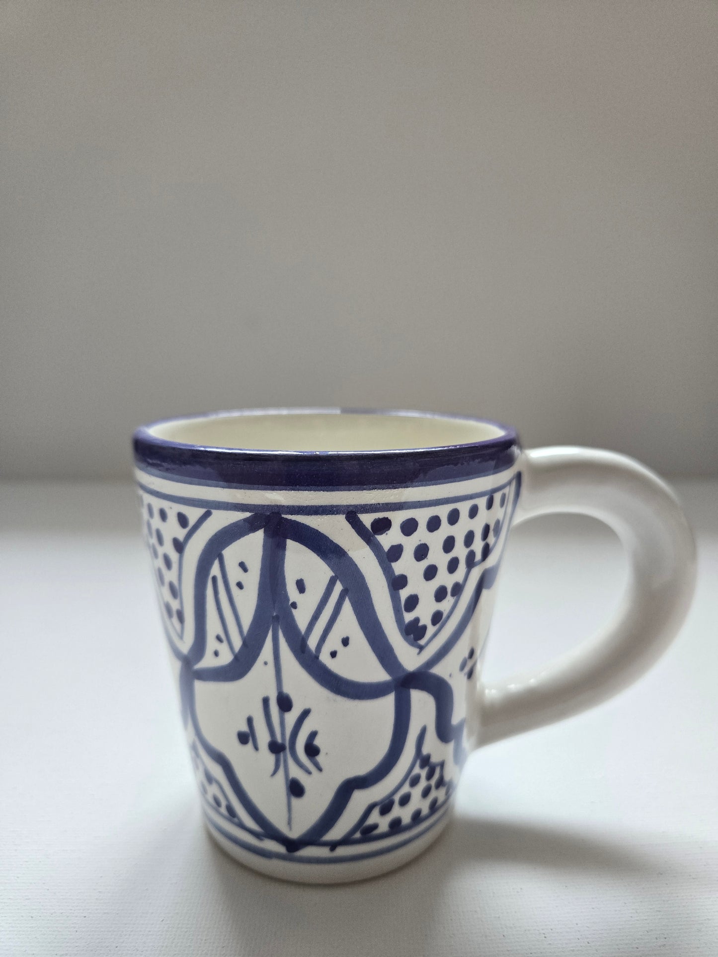 Handgefertigte Keramiktasse