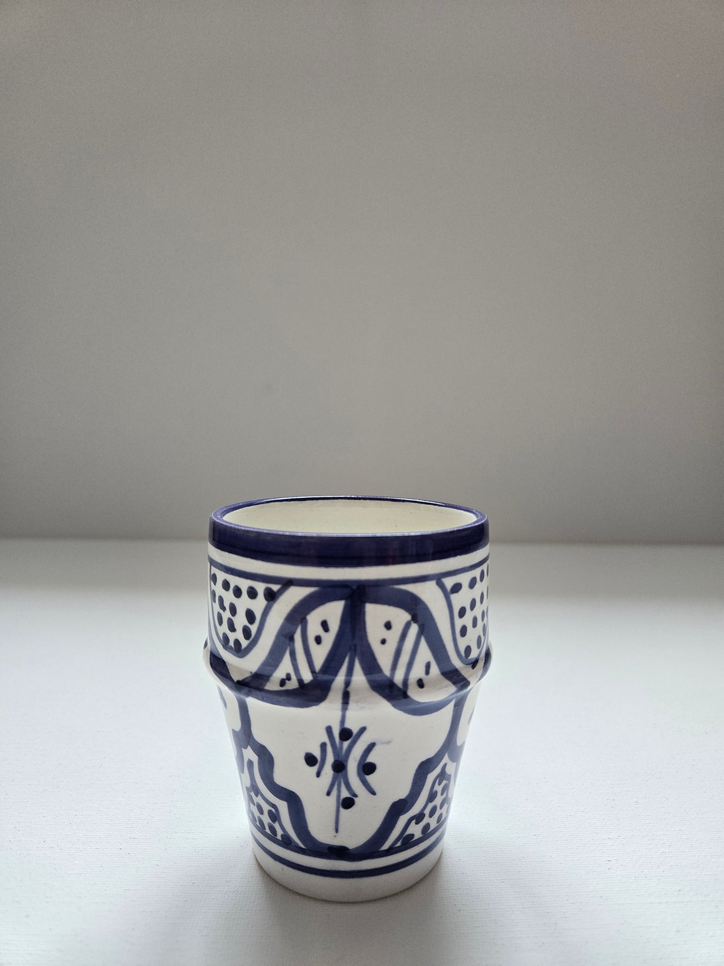 Keramik Teebecher ohne Henkel — Handgefertigt | 4 Designs