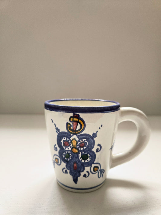 Handgefertigte Keramiktasse