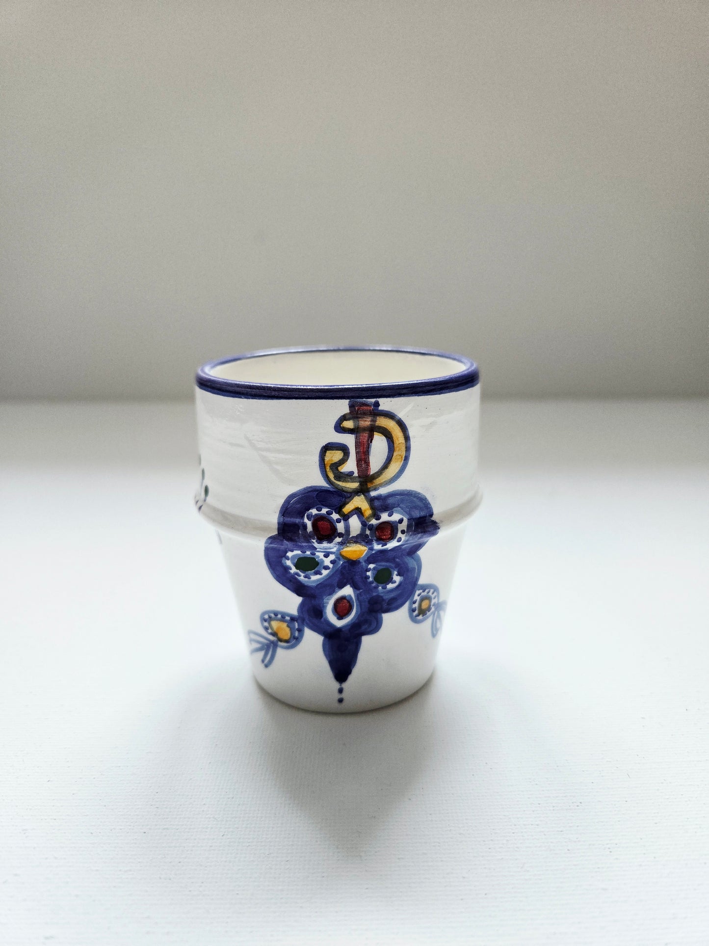 Handgefertigte Kaffeetasse aus Keramik