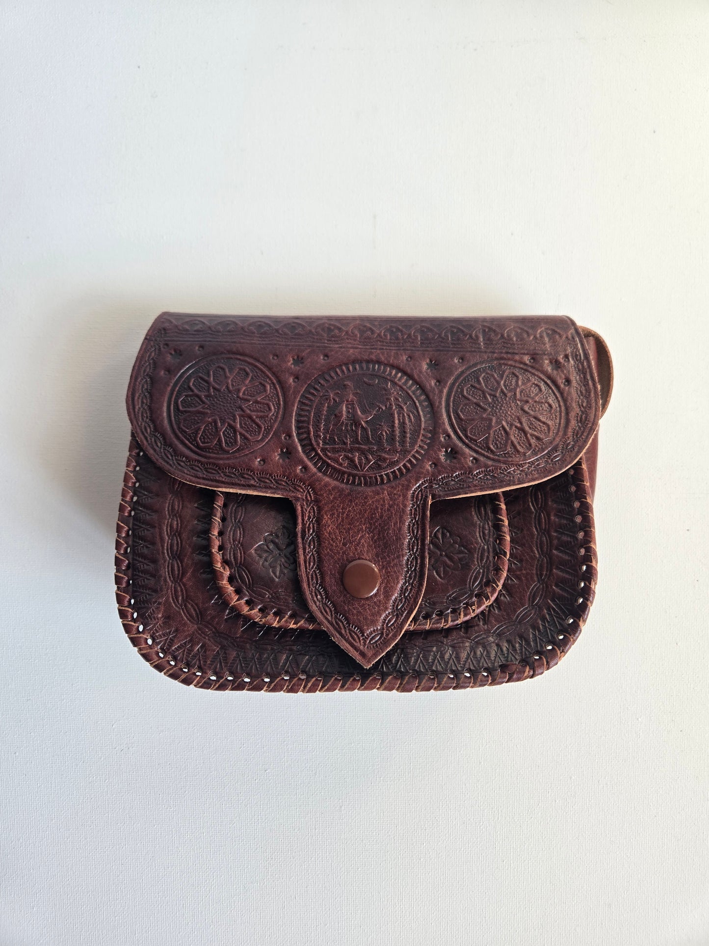 Handgemachte Geldbörse aus dunklem Leder