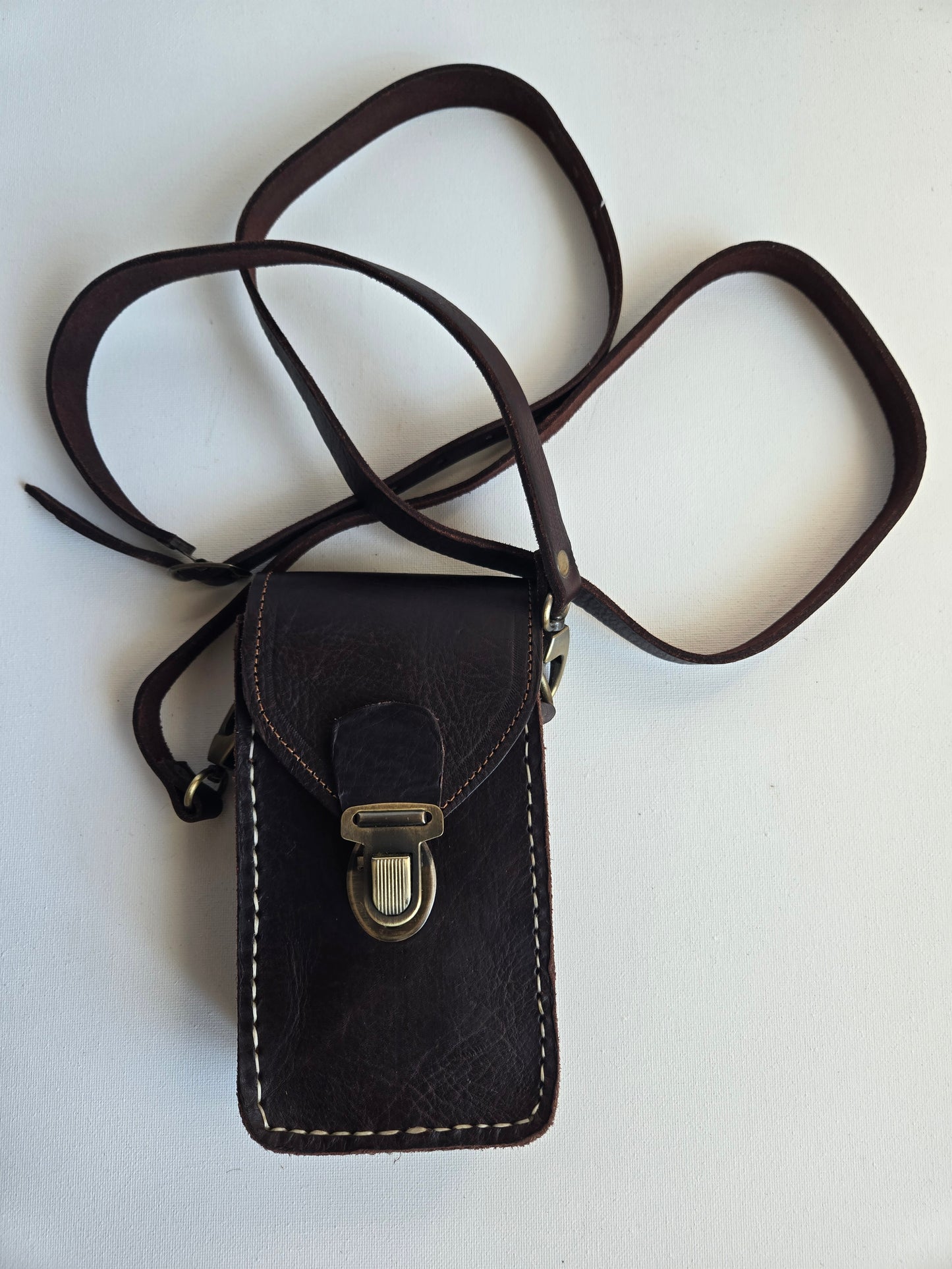 Handgefertigte Handytasche aus Leder
