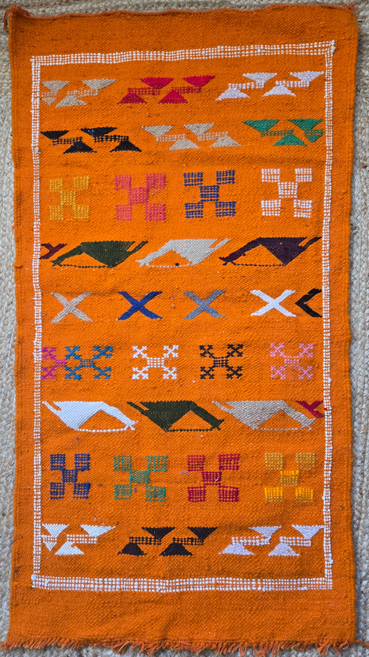 Handgefertigter kleiner Teppich