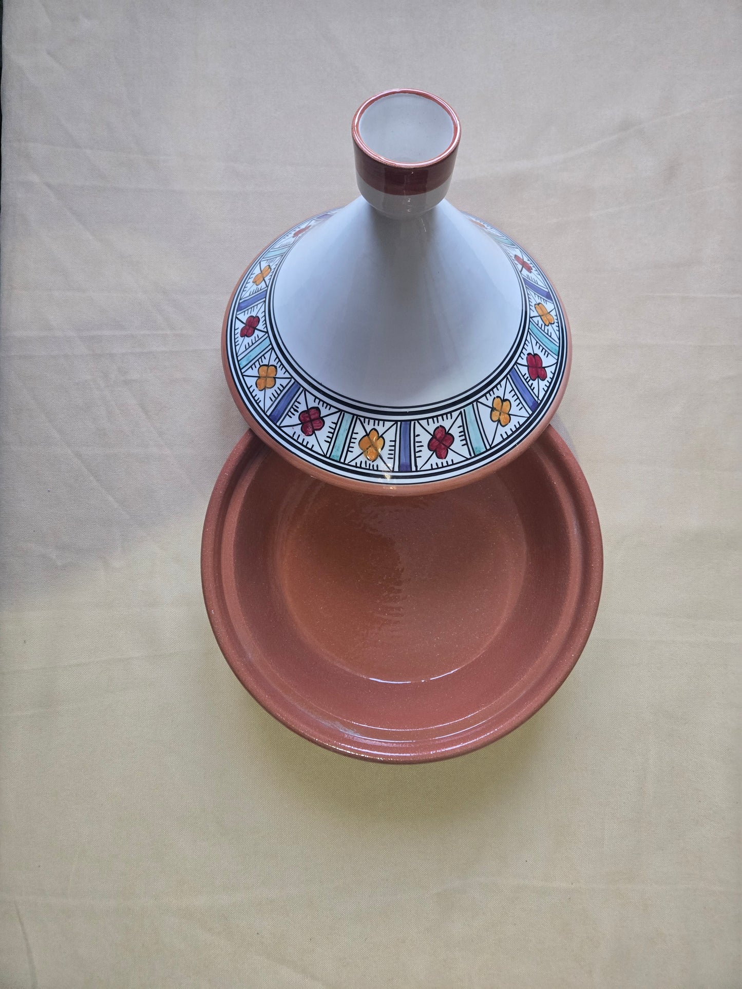 Handgefertigter Marokkanischer Keramik-Tajine – Traditionelles Koch- und Serviergefäß