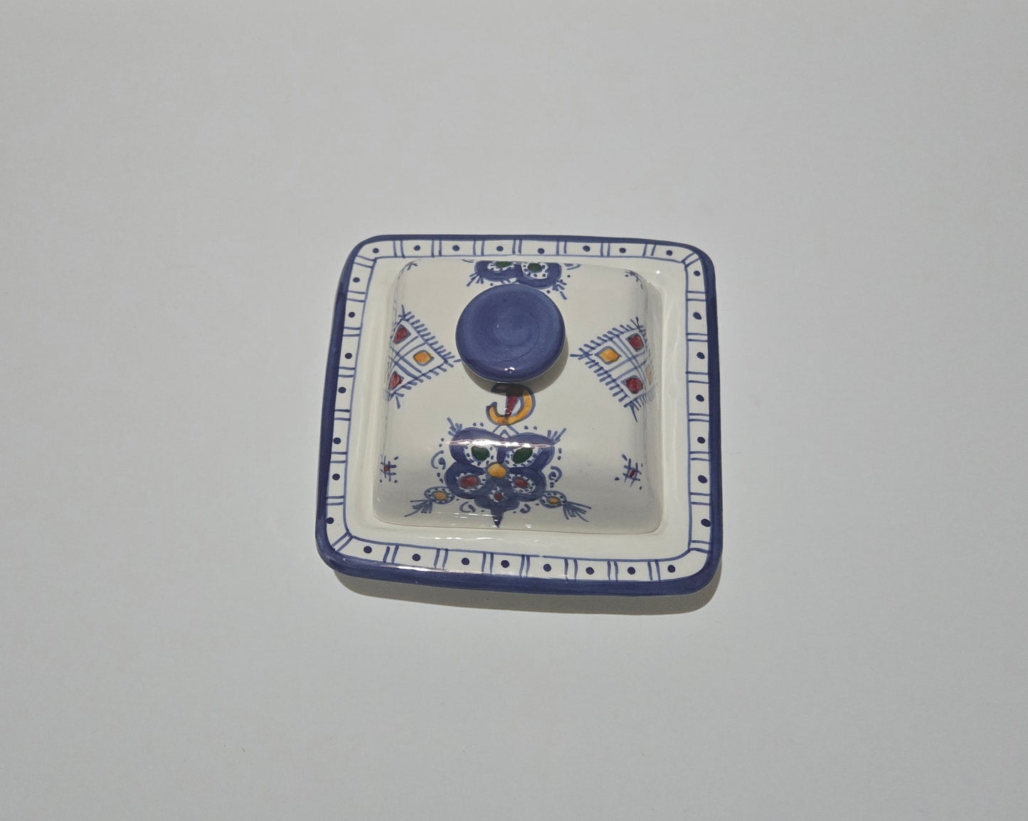 Marokkanische Keramik Butterdose mit Deckel geöffnet Amazigh Muster BPA-frei — Atlas & Nile