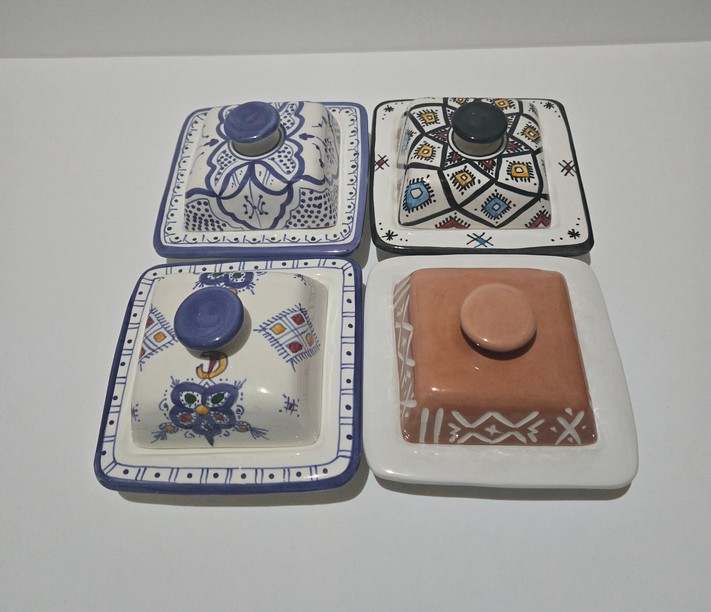 Handgefertigte marokkanische Keramik Butterdose Amazigh Motiv blau von oben — Atlas & Nile